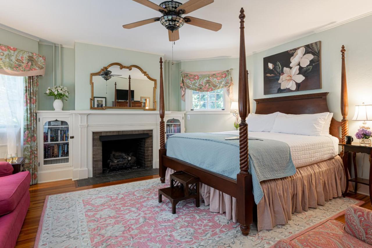 Pinecrest Bed & Breakfast Asheville Esterno foto