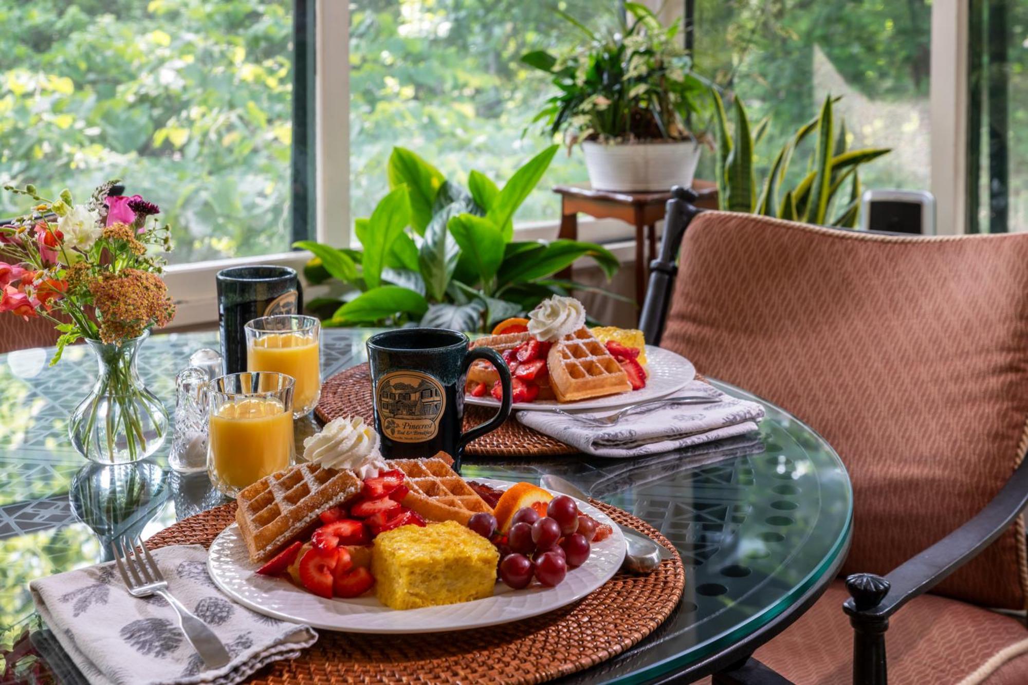 Pinecrest Bed & Breakfast Asheville Esterno foto